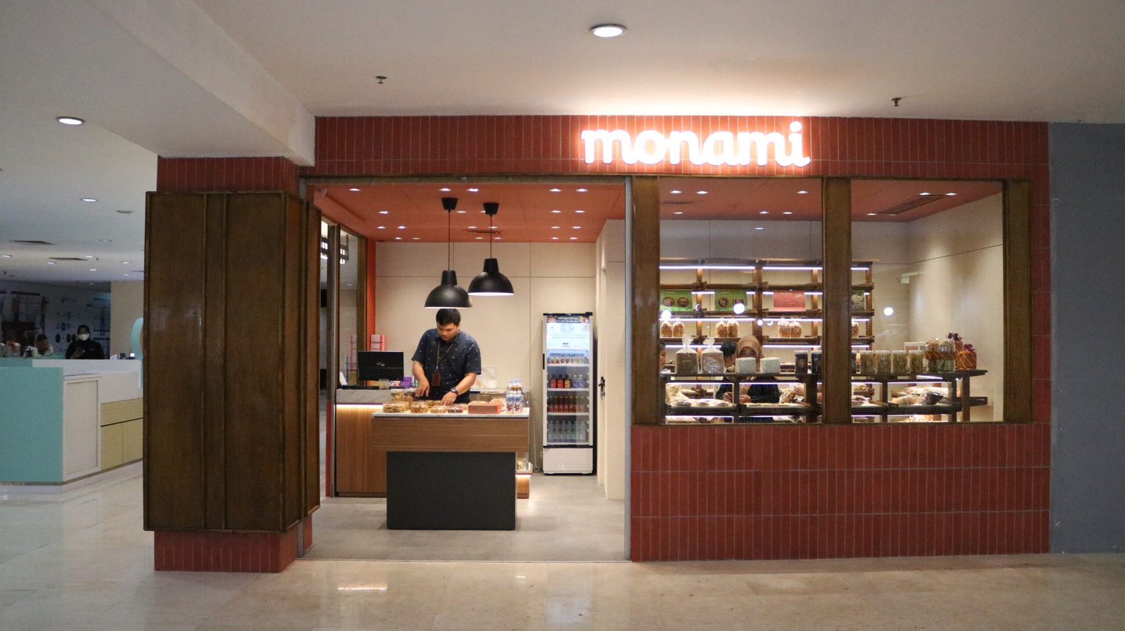 Monami Bakery, di Lobby Binatata Kompleks Bidakara Jakarta.