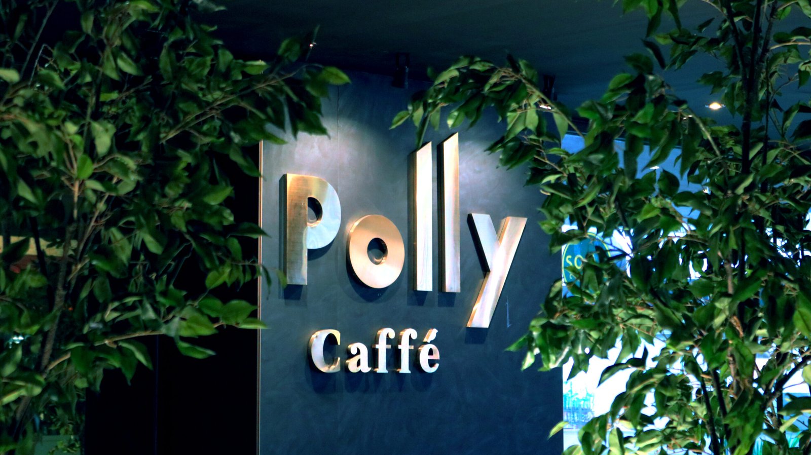 Polly Caffe di Kompleks Bidakara Jakarta